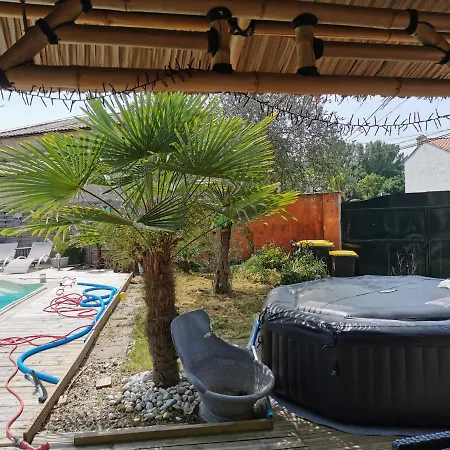 Demeure Pierre 12 Couchages Piscine Chauffee Et Jacuzzi *
